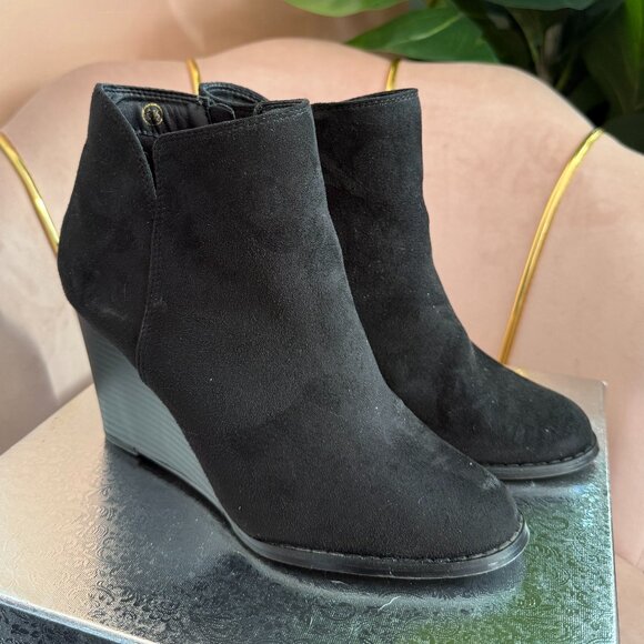 Pre-Loved: SODA Black Suede 3.5" Wedge Ankle Boots [Size 6.5] - Picture 1 of 5
